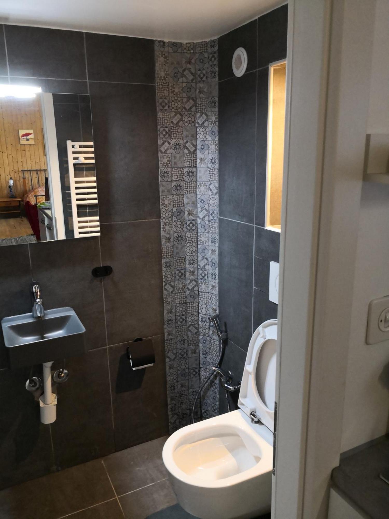 Appartement With Free Parking Terrace Free Wifi Connection
